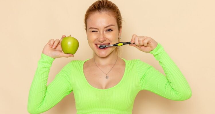 How Long Does It Take for Apple Cider Vinegar to Whiten Teeth?